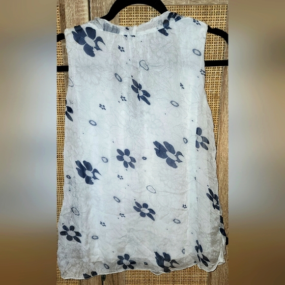 Via Signoria Italian 100% silk, lined, sleeveless top, white & blue, size small - Picture 6 of 8
